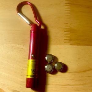 I am selling it, because my cat doesn’t use it.